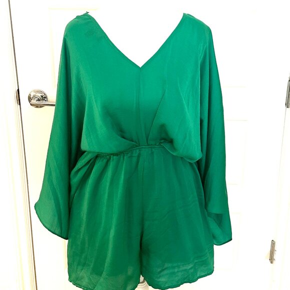 AAKAA GREEN ROMPER MEDIUM - Picture 1 of 6